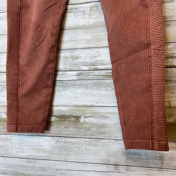 Aerie Offline Women’s Burnt Orange Ribbed Leggings size Medium - Picture 2 of 9